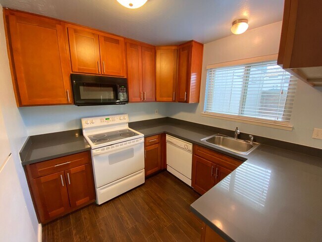 Foto del edificio - 2 Bed 1.5 Bath Condo In Concord (Northwoods)