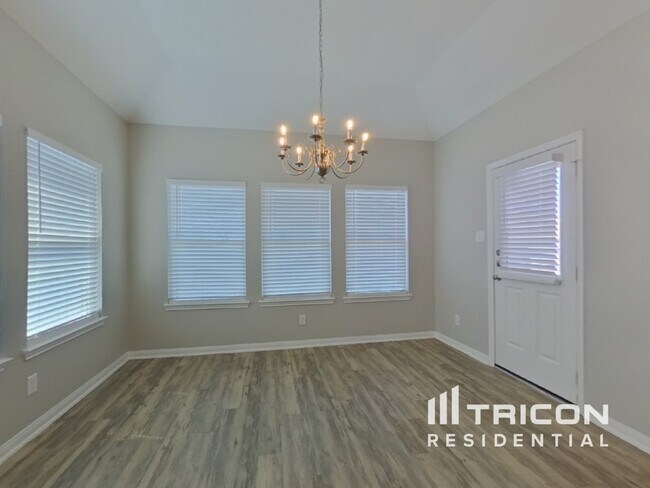 Foto del edificio - 14090 Waukegan Way S
