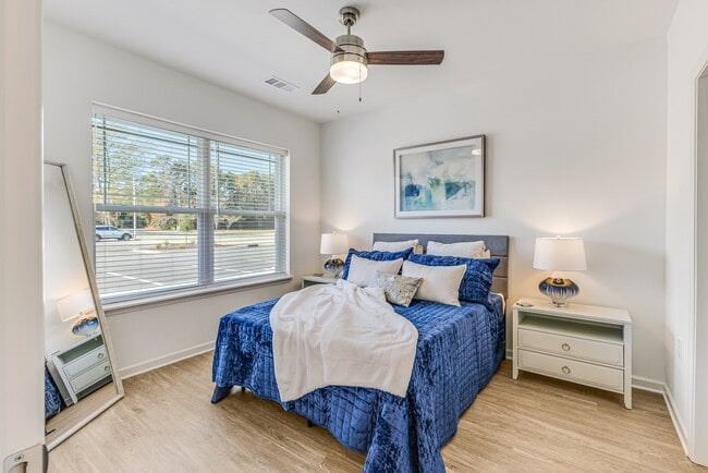 Building Photo - Beacon Landing