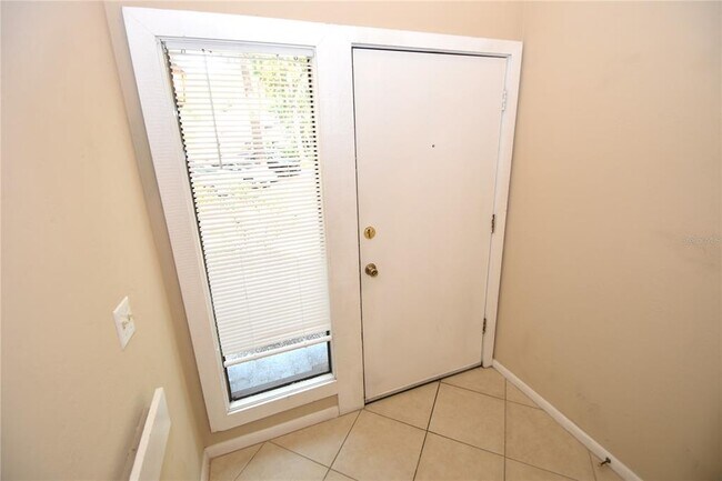 Building Photo - 6 Broadmore Cir