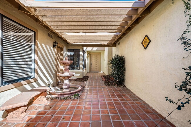 Building Photo - 280 Tolosa Cir