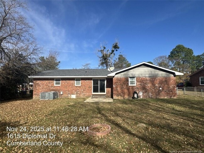 Building Photo - 1615 Diplomat Dr