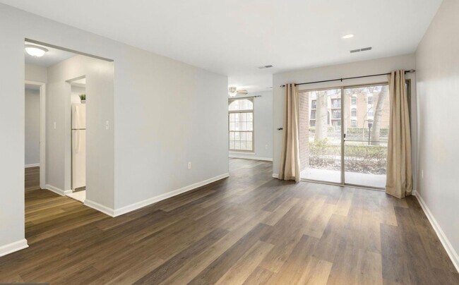 sala de estar - 3354 Woodburn Rd