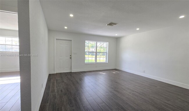 Foto del edificio - 3805 NW 78th Terrace