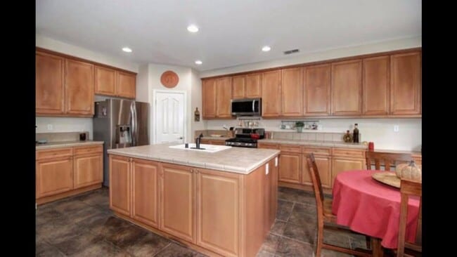 Building Photo - 9779 Horned Lark Way