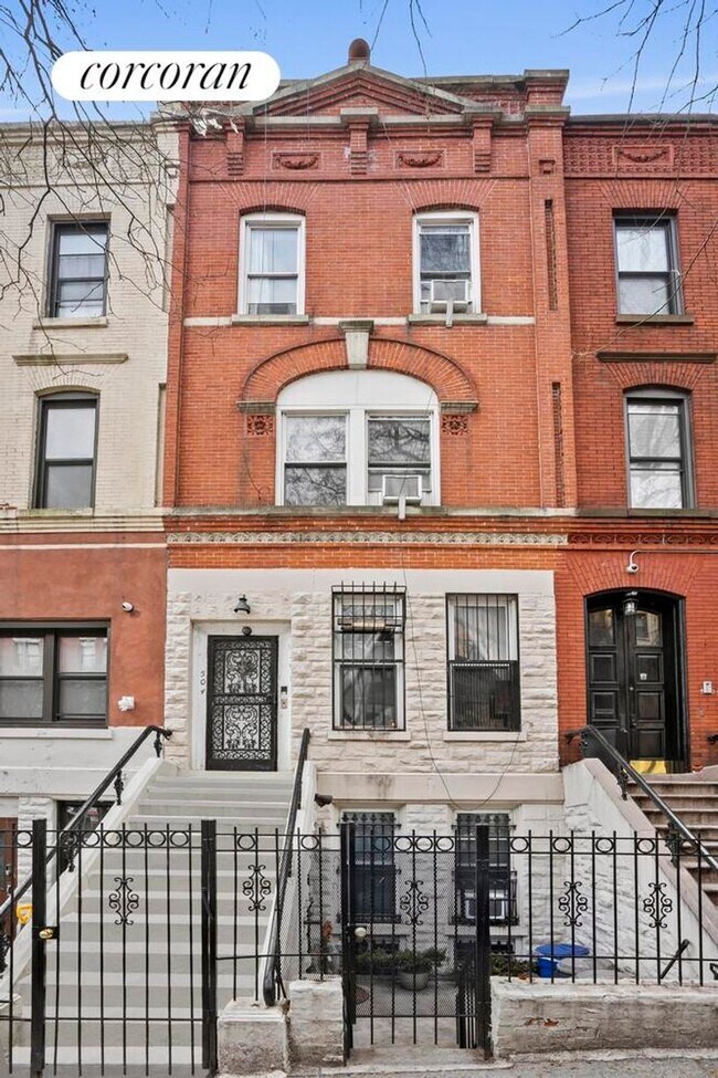 Foto del edificio - 504 W 168th St
