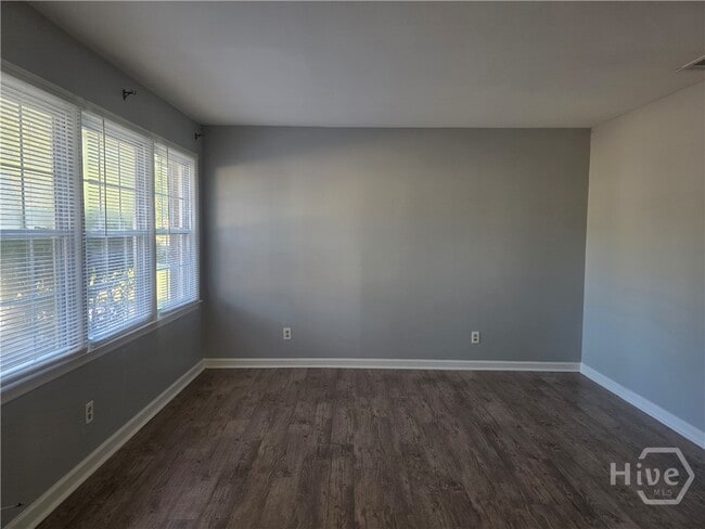 Building Photo - 213 Westwood Dr