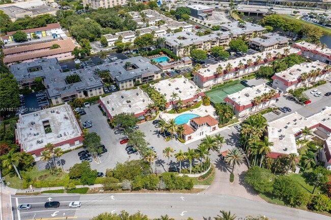 Foto del edificio - 8650 SW 67th Ave