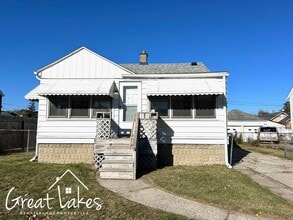 Building Photo - 7565 Jackson Ave