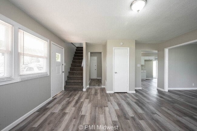 Building Photo - 6276 Eastgate Ave