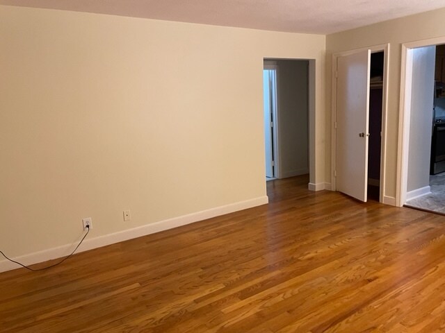 Foto del edificio - 130 Emerson Gardens Rd