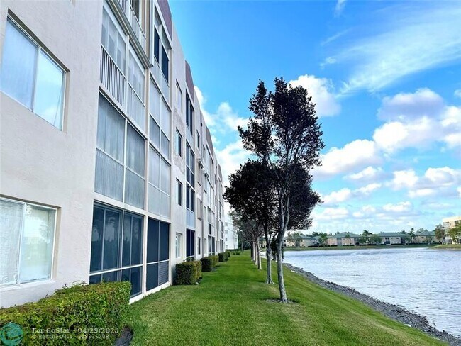 Foto del edificio - 7660 Trent Dr