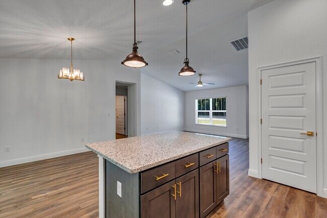 Foto del edificio - 2427 W Devon Dr