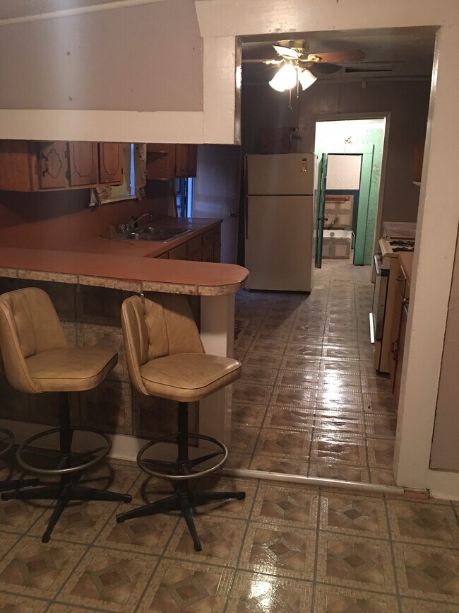 Building Photo - 823 Bates St, 71106