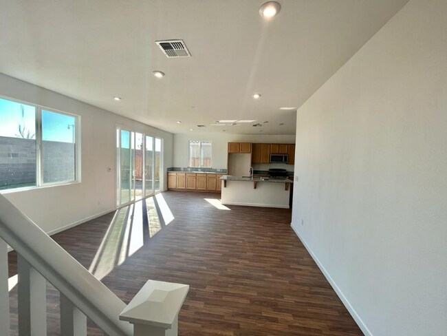 Building Photo - 15248 Saybrook St