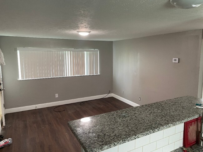 Building Photo - 3631 Cushing Dr