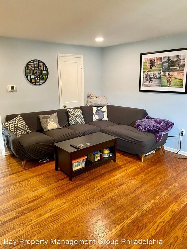 Building Photo - 3 br, 1 bath House - 721 S Penn St