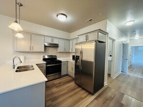Building Photo - 13084 S Tortola Dr