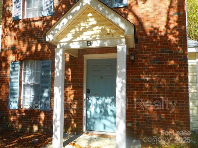 Foto del edificio - 6622 Bevington Ridge Rd