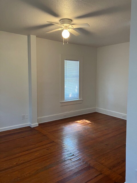 Building Photo - 1134 38th Ave N