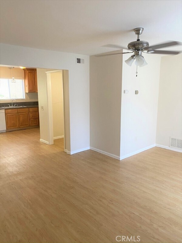 Foto del edificio - 973 Mission Dr