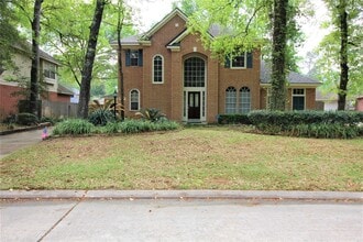 Building Photo - 154 E Elm Crescent