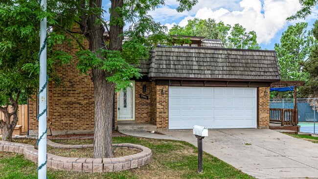 Foto del edificio - Two-Story home in  Cherry Creek Racquet Cl...