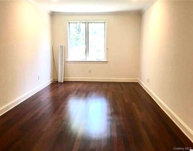 Foto del edificio - 171 Great Neck Rd