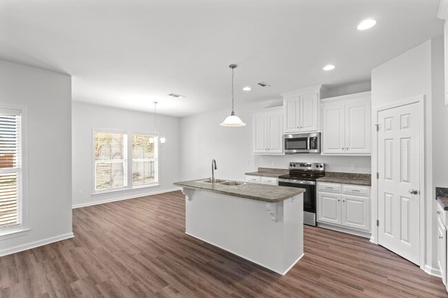 Foto del edificio - 600 Chapelwood Dr