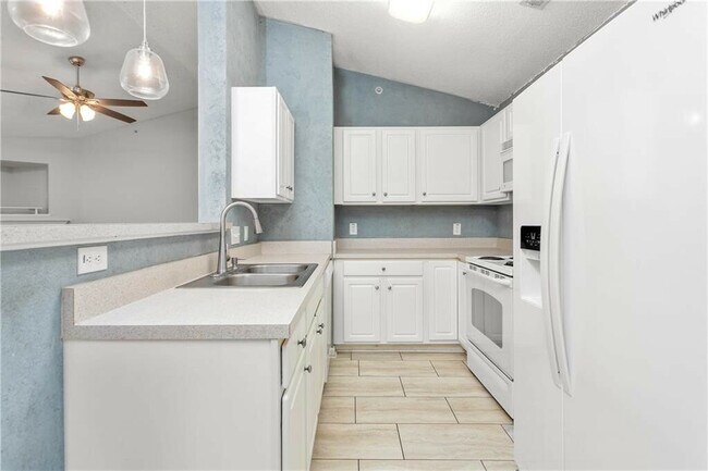 Building Photo - 3010 Winston Dr