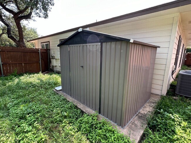 Foto del edificio - 8710 Weiser Dr