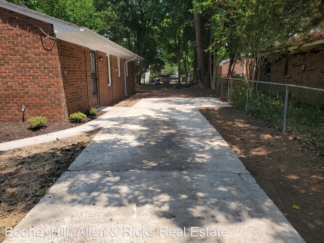 Foto del edificio - 3 br, 1.5 bath House - 228 Union Street