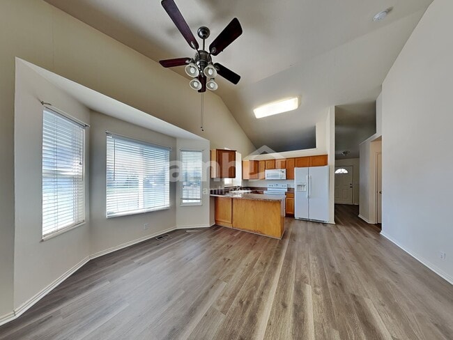 Building Photo - 68 E 350 S