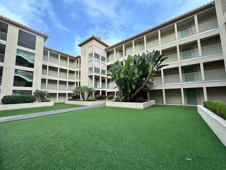 Modern Condo in a Gated Community Near Santana Row & Valley Fair!