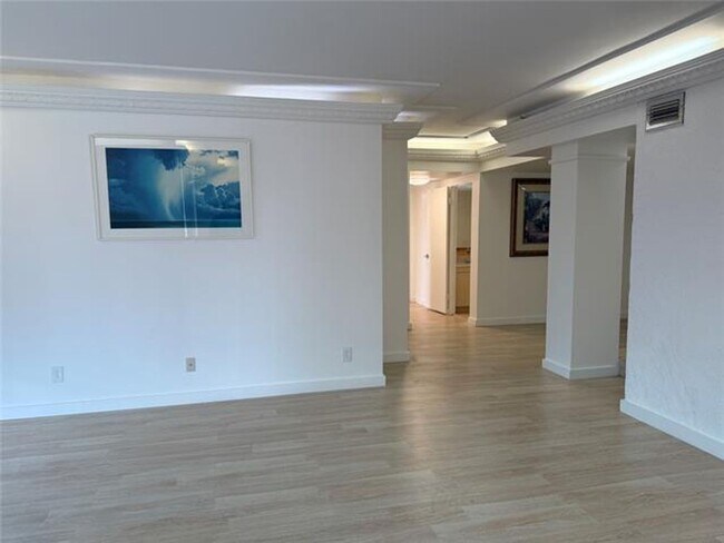 Building Photo - 19707 Turnberry Way