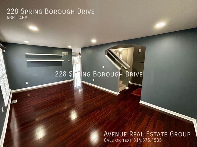 Foto del edificio - 228 Spring Borough Dr