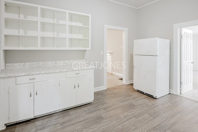 Building Photo - Charming 2 Bedroom in Spartanburg!