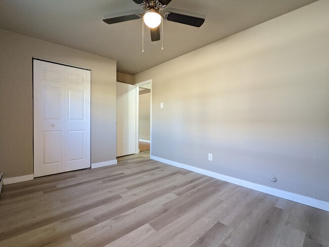 Building Photo - Rossdale Apartments 2