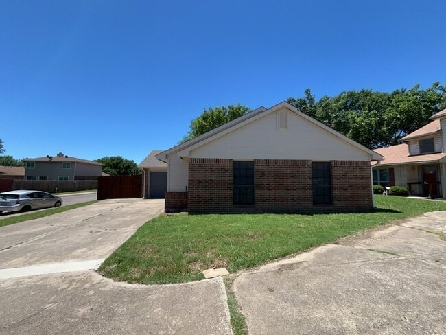 Building Photo - 6703 Fire Hill Dr