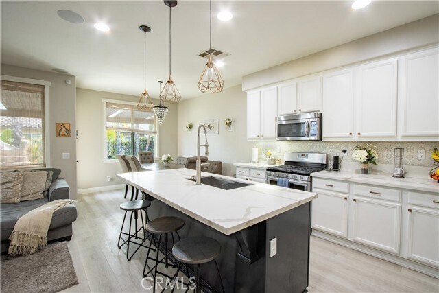 Foto del edificio - 23650 Aquacate Rd