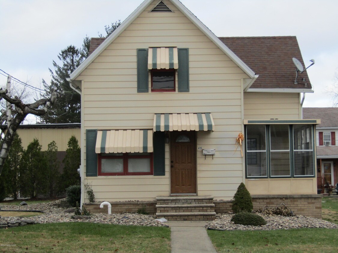 Primary Photo - 415 W 8th St