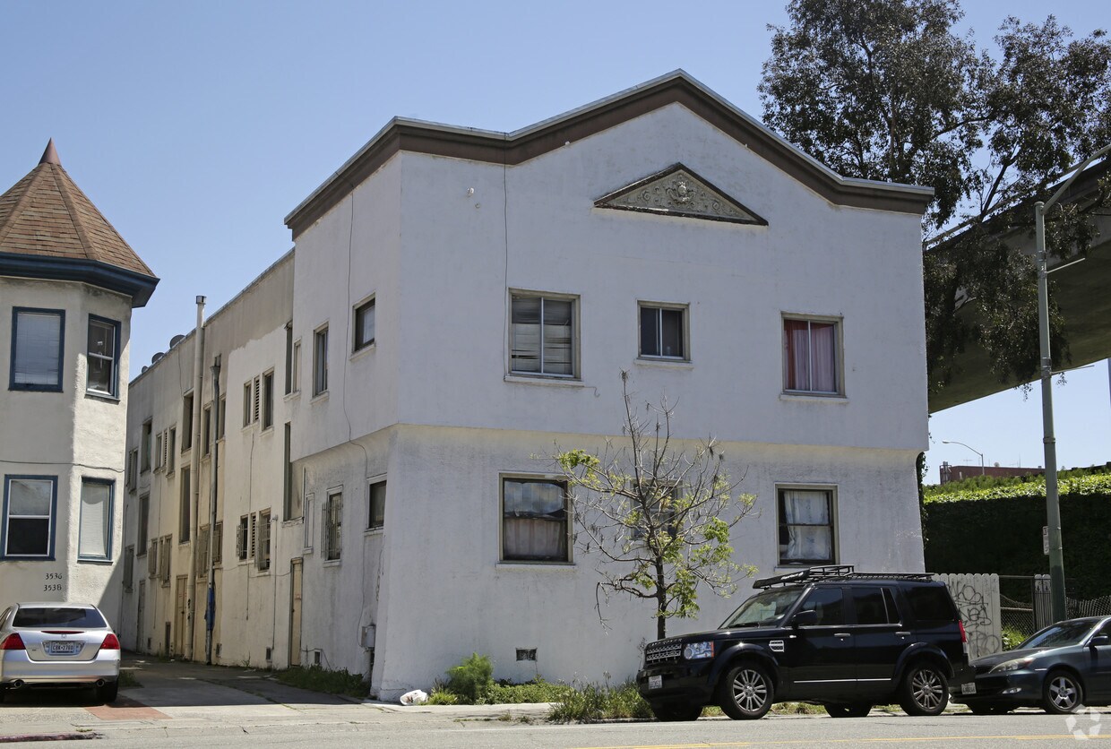 Building Photo - 3532 Telegraph Ave