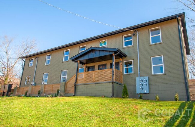 Building Photo - 762 Fraser St SE