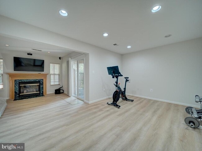 Building Photo - 4643 Deerwatch Dr