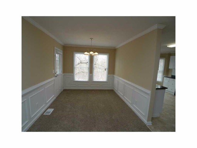 Building Photo - 735 Ridge Rd