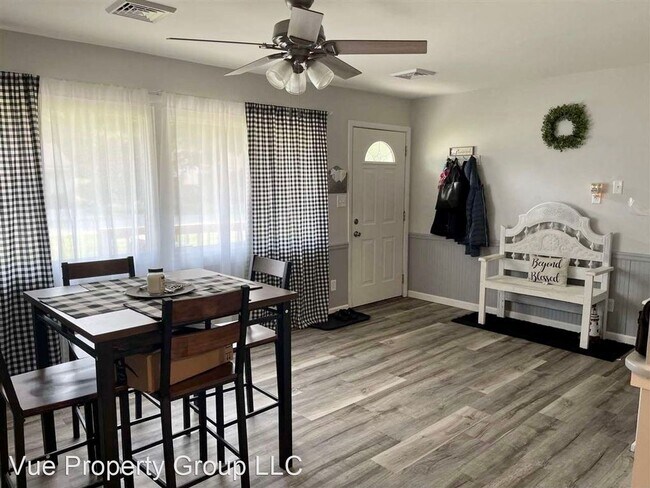 Building Photo - 3 br, 1 bath House - 2152 Berne Avenue
