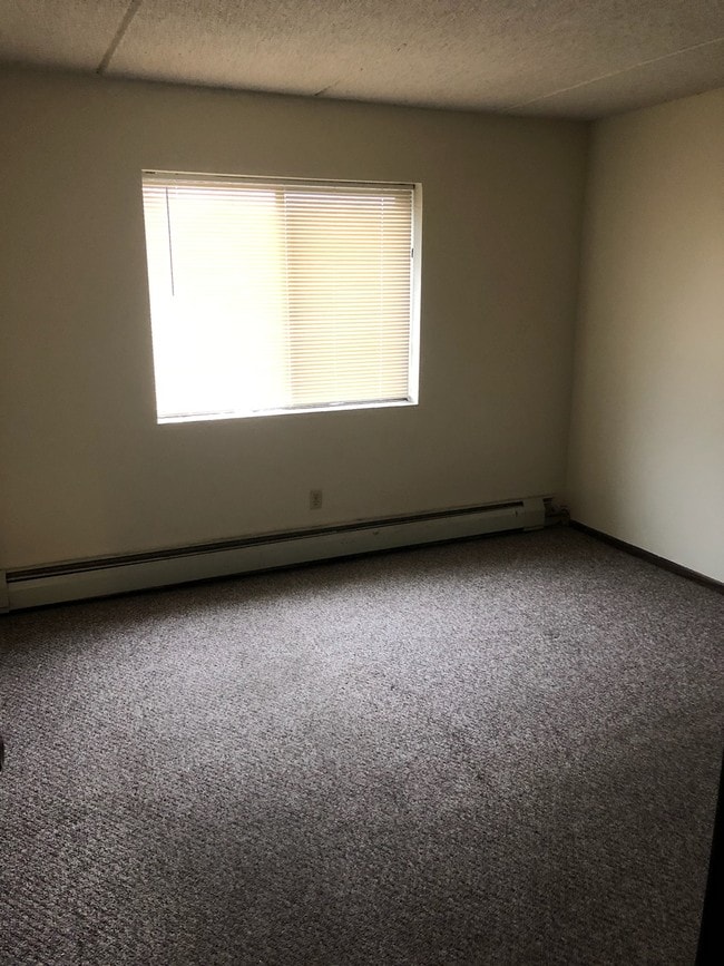 1721 Ferry St Unit 4, Anoka, MN 55303 Apartment for Rent in Anoka, MN