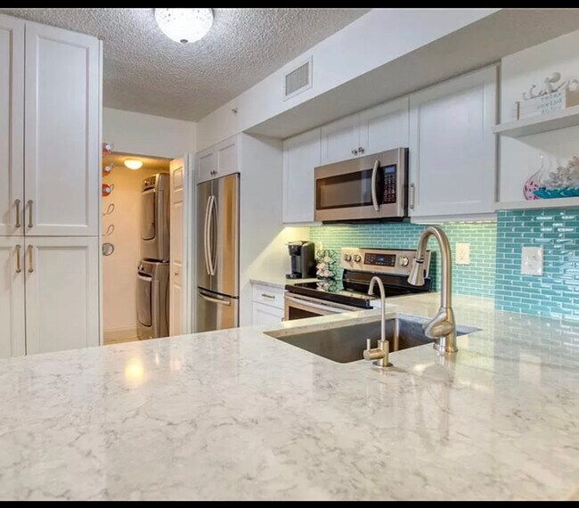 Building Photo - 1810 Florida Club Cir
