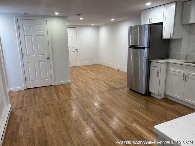 Foto del edificio - 506 E Broadway