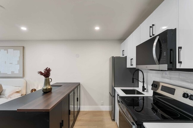 Building Photo - 129 Paxton Ln